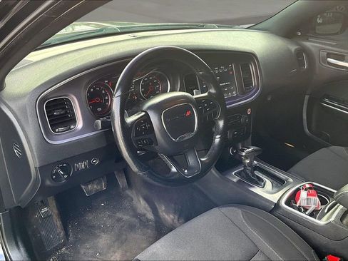 Used 2019 Dodge Charger SXT image 15