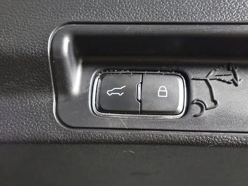 Used 2022 Ford Explorer Limited w/ Limited Technology Package AWD/4WD image 25