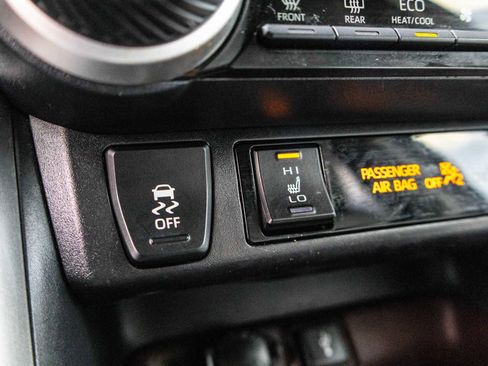 Certified 2020 Toyota RAV4 Limited image 31