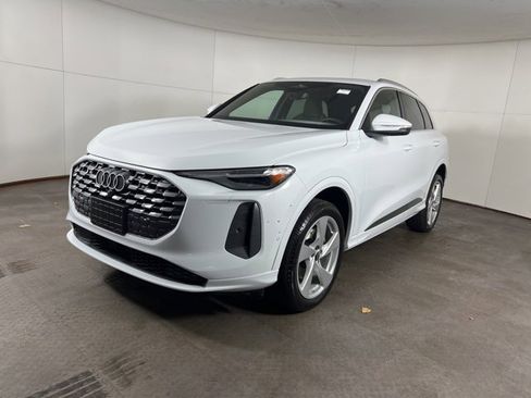 Used 2025 Audi Q5 Premium Plus w/ Premium Plus image 3