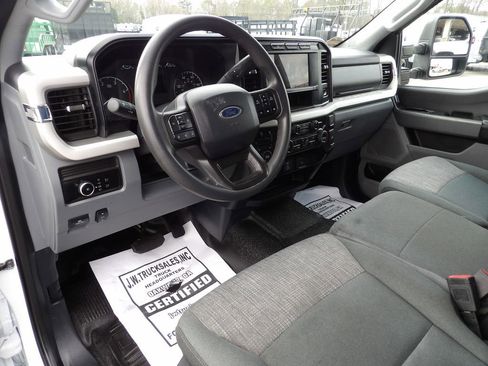 Used 2024 Ford F550 4x4 Crew Cab Super Duty w/ XLT Value Package image 16