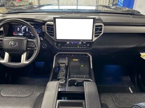 Used 2024 Toyota Tundra Limited AWD/4WD image 27