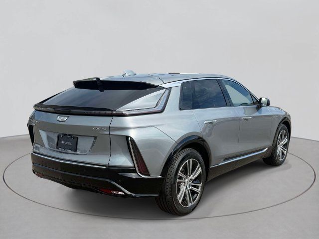 Used 2024 Cadillac Lyriq Luxury w/ LPO, Floor Liner Package AWD/4WD image 5