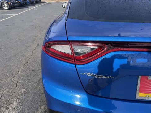 Used 2018 Kia Stinger GT2 image 19