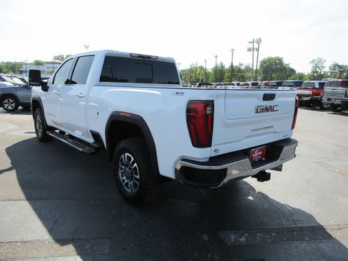 Certified 2024 GMC Sierra 2500 SLT w/ SLT Convenience Package AWD/4WD image 9