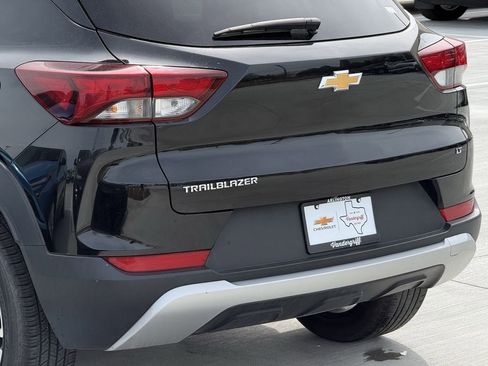 Used 2023 Chevrolet TrailBlazer LT w/ Convenience Package image 7