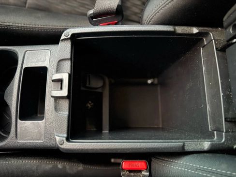 Used 2017 Nissan Rogue S image 24