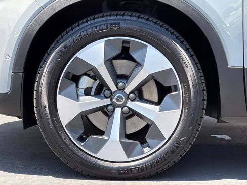Certified 2026 Volvo XC40 B5 Plus AWD/4WD image 25