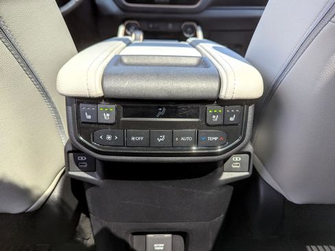 Used 2024 Toyota Grand Highlander AWD Hybrid image 47