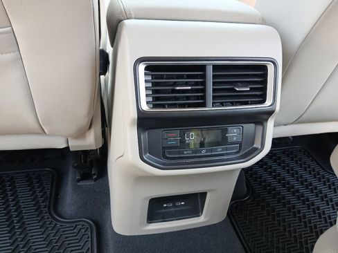 Certified 2026 Volkswagen Atlas SE FWD image 19