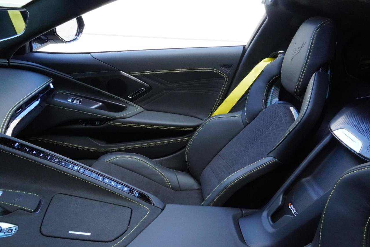 Used 2025 Chevrolet Corvette Z06 w/ Z07 Performance Package RWD image 31