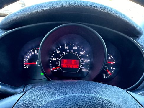 Used 2015 Kia Soul + image 16