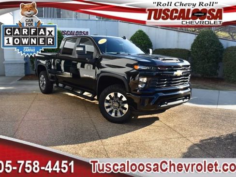 Used 2025 Chevrolet Silverado 2500 Custom AWD/4WD image 1