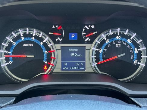 Certified 2016 Toyota 4Runner SR5 AWD/4WD image 23