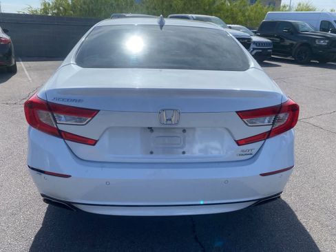 Used 2018 Honda Accord Touring image 8