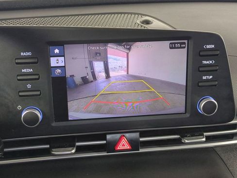 Certified 2025 Hyundai Elantra SE FWD image 23