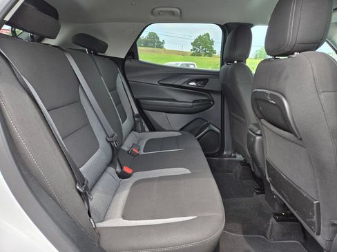 Used 2025 Chevrolet TrailBlazer LT AWD/4WD image 16