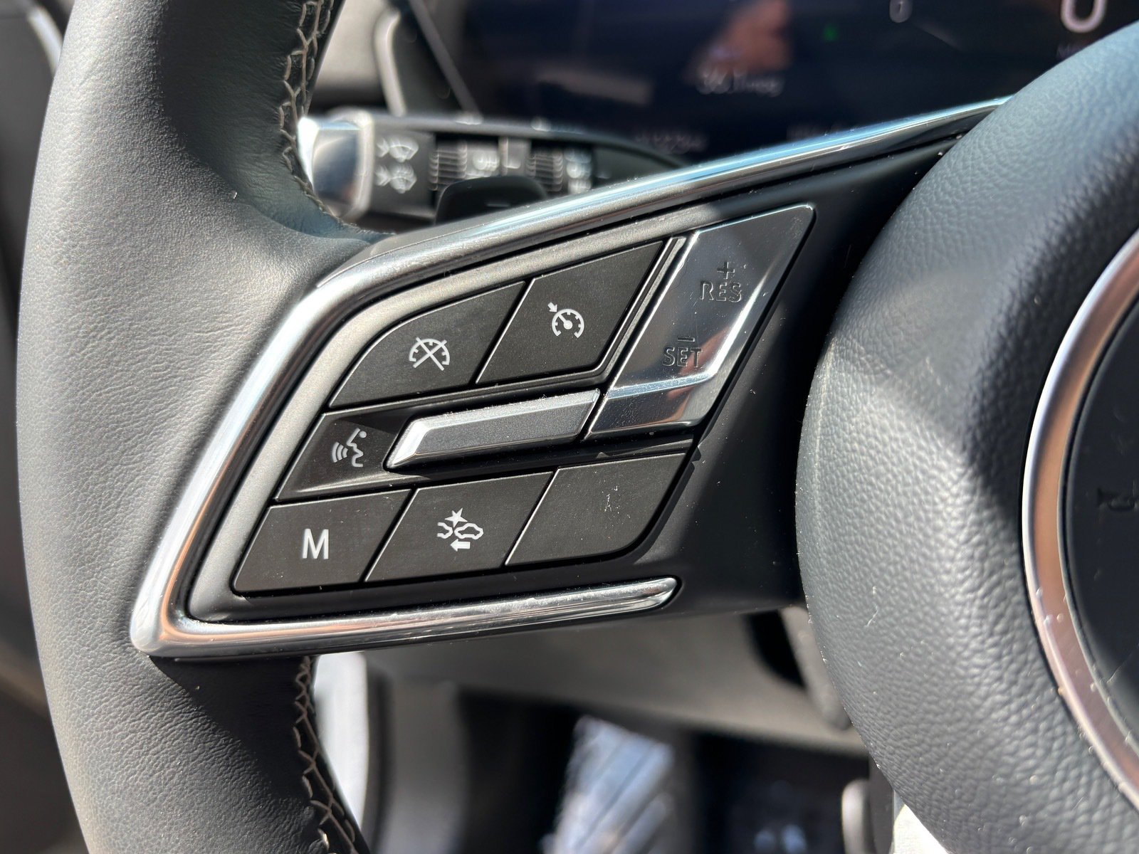 Used 2025 Buick Envision Sport Touring AWD/4WD image 22