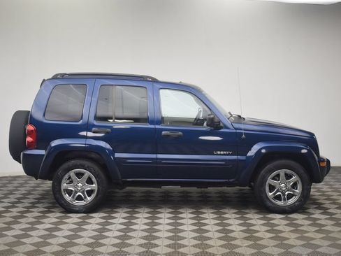 Used 2004 Jeep Liberty Limited w/ 17" Chrome Wheel & Tire Group AWD/4WD image 11