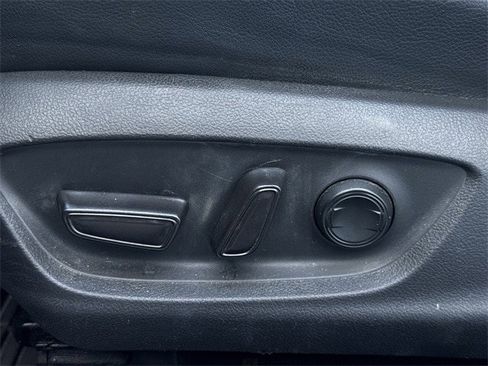 Used 2020 Toyota Camry SE image 24