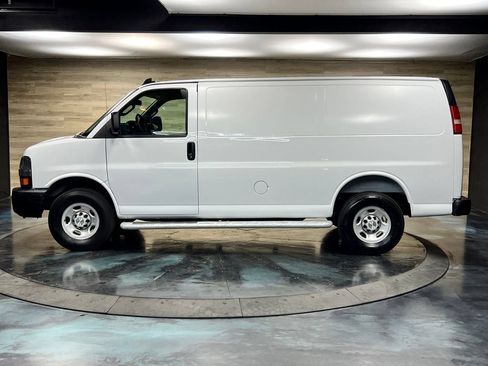 Used 2025 Chevrolet Express 2500 w/ Driver Convenience Package RWD image 20