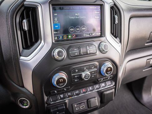 Used 2022 GMC Sierra 3500 SLE w/ SLE Convenience Package image 19