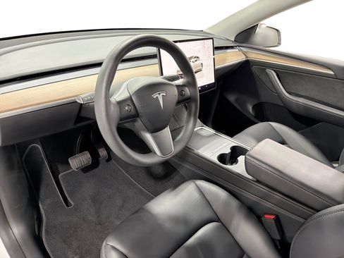 Certified 2023 Tesla Model Y Long Range AWD/4WD image 18