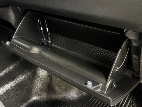 Used 2019 RAM 2500 Tradesman w/ Chrome Appearance Group image 34