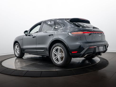 Certified 2026 Porsche Macan AWD/4WD image 3