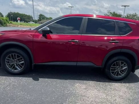 Used 2023 Nissan Rogue S FWD image 5