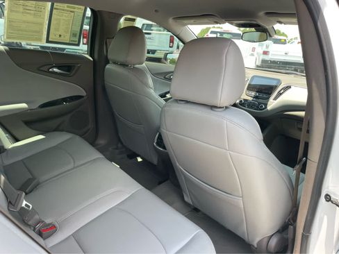 Used 2022 Chevrolet Malibu LT FWD image 24