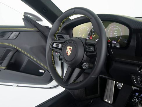 Certified 2026 Porsche 911 GT3 RWD image 35