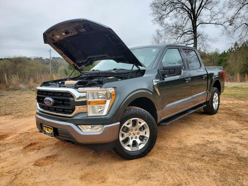 Used 2021 Ford F150 XLT w/ Equipment Group 301A Mid image 4