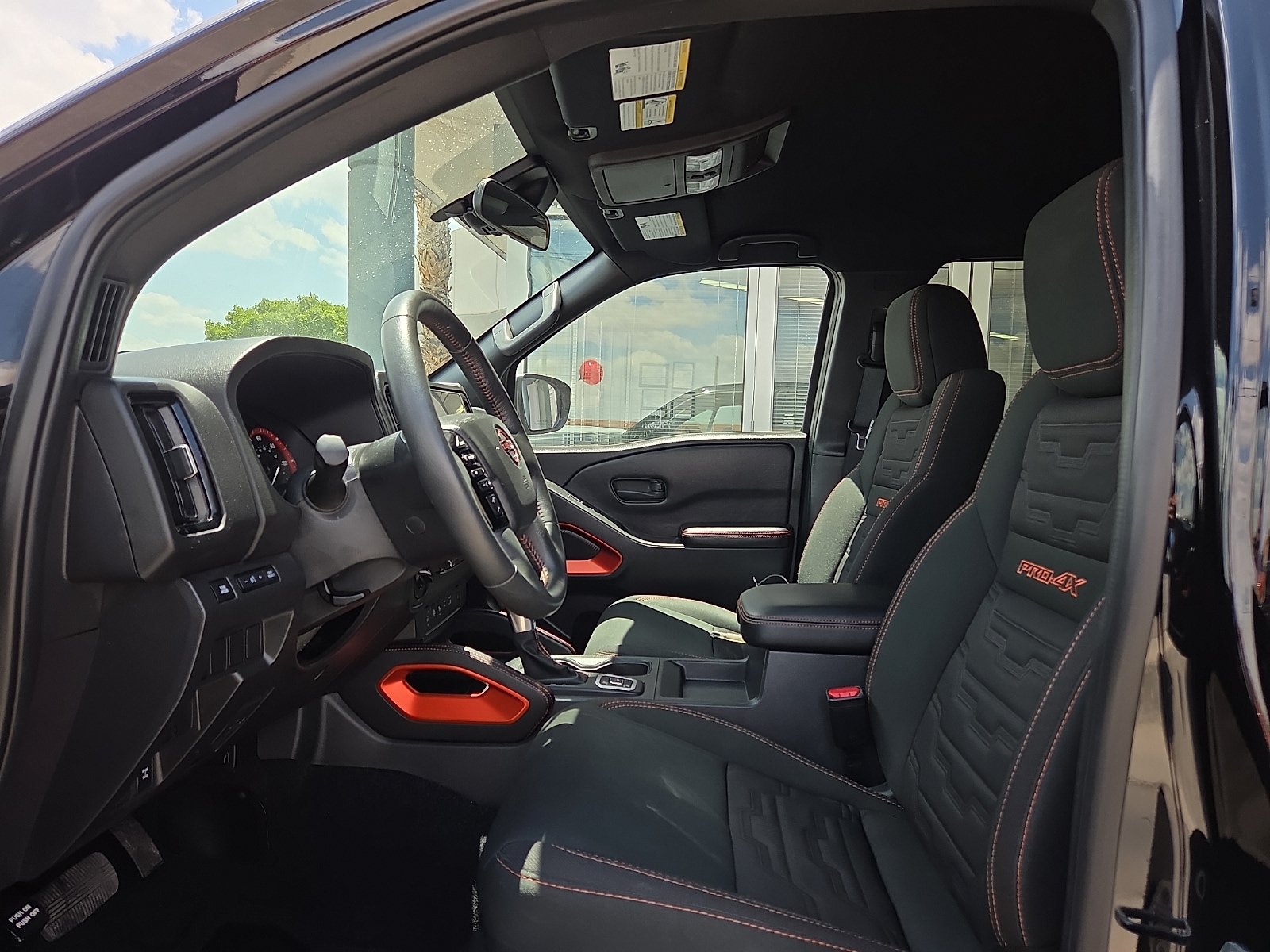 Used 2026 Nissan Frontier PRO-4X AWD/4WD image 9
