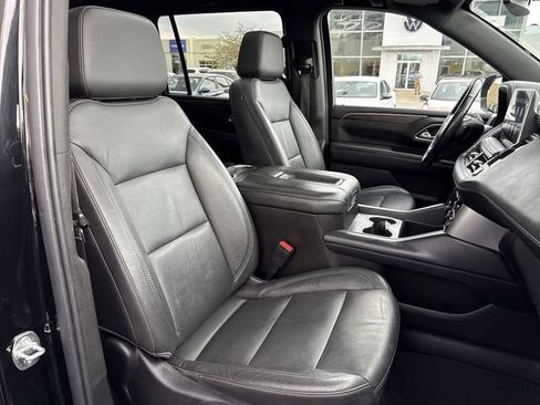 Used 2021 Chevrolet Suburban LT w/ LT Signature Package AWD/4WD image 28