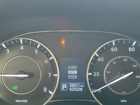 Used 2018 Nissan Armada SL w/ Moonroof Package AWD/4WD image 15
