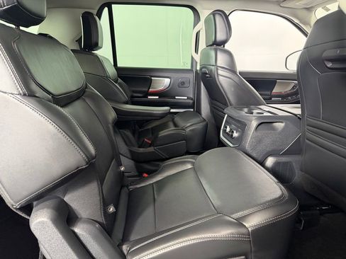 Used 2025 Ford Expedition Platinum w/ Driver's Package image 34