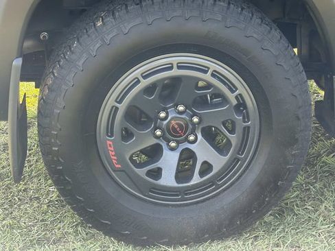 Used 2025 Nissan Frontier Pro-X RWD image 14