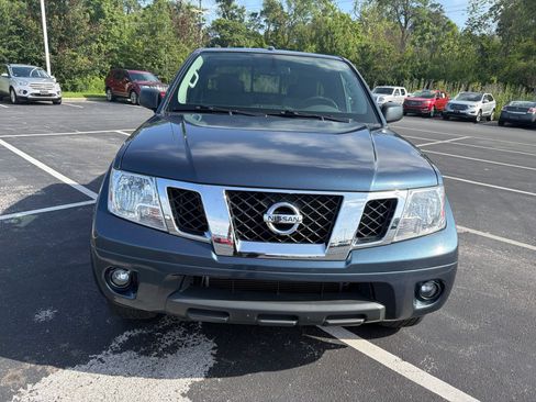 Used 2014 Nissan Frontier SV w/ SV Value Truck Package AWD/4WD image 9