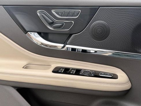 Certified 2024 Lincoln Corsair Premiere AWD w/ Equipment Group 101A image 22