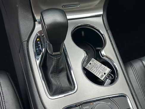 Used 2022 Jeep Grand Cherokee Limited w/ Trailer Tow Group IV image 25