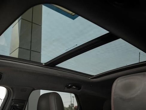 Used 2021 Chevrolet TrailBlazer RS w/ Sun and Liftgate Package image 39