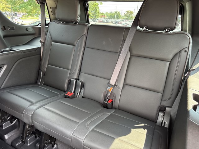 Used 2022 Chevrolet Tahoe High Country w/ Premium Package 2 AWD/4WD image 19