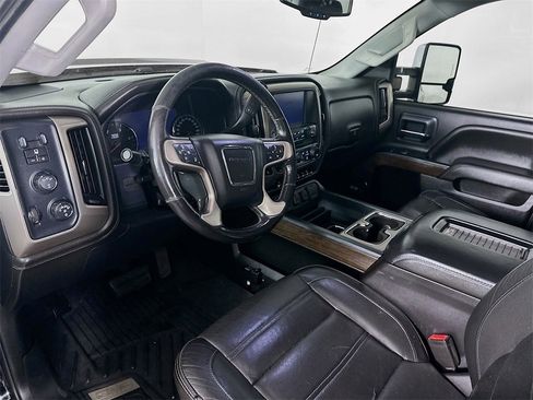 Used 2018 GMC Sierra 3500 Denali w/ Duramax Plus Package image 30