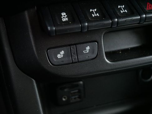 Used 2022 Chevrolet Colorado ZR2 AWD/4WD image 28