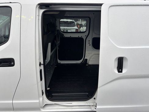 Used 2015 Chevrolet City Express LS image 11