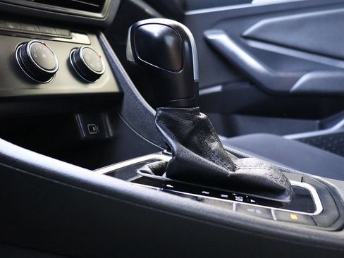 Used 2019 Volkswagen Jetta SE FWD image 49