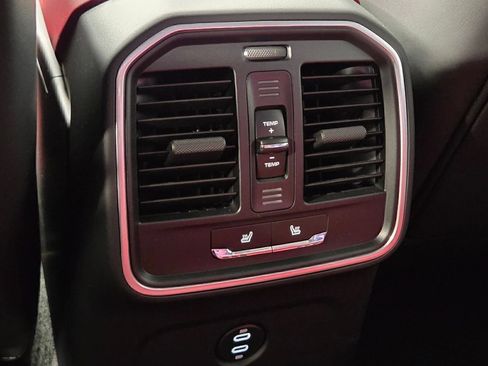 Certified 2026 Porsche Macan S AWD/4WD image 12