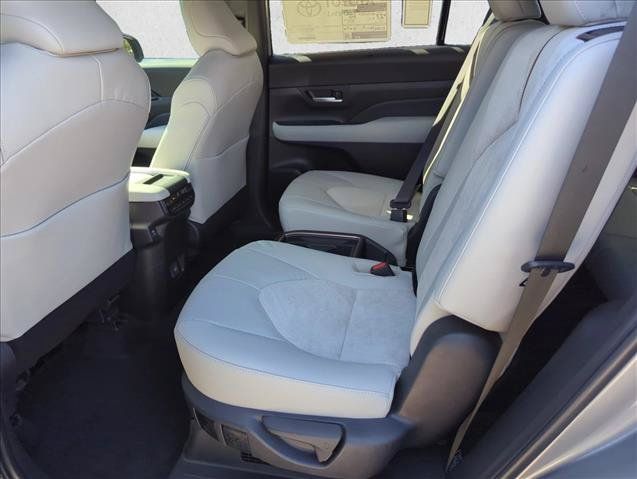 New 2026 Toyota Grand Highlander AWD Hybrid image 11