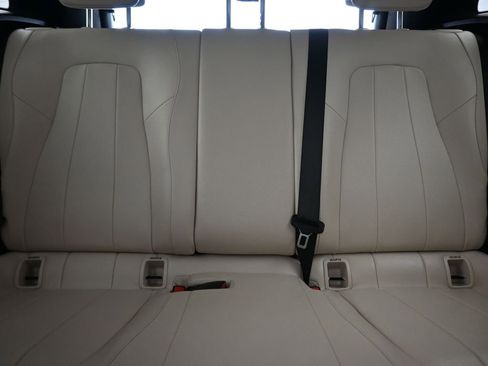 Used 2021 Mercedes-Benz GLA 250 4MATIC image 30